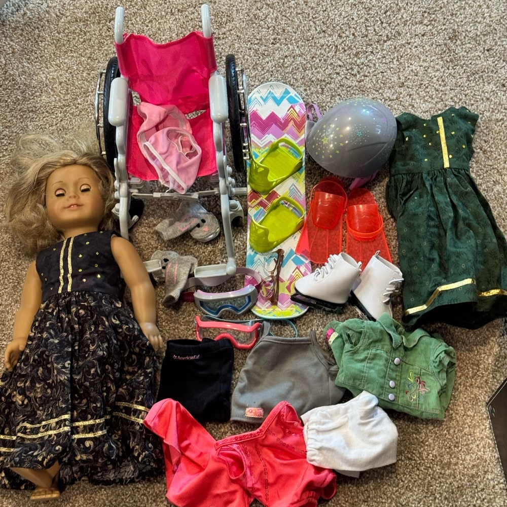 American Girl Doll with Clothes and Accessories pack of 20